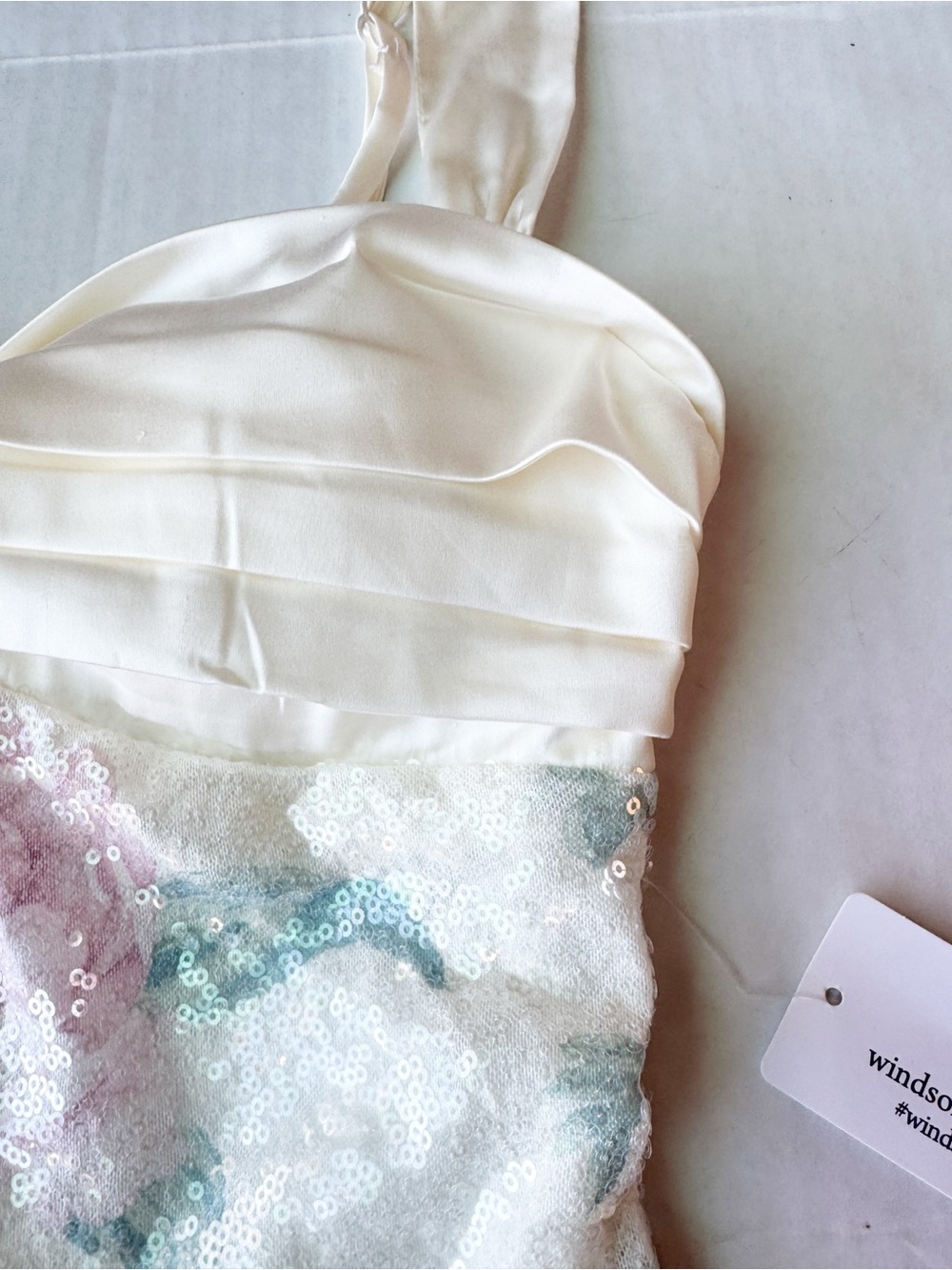 Windsor New Krissy Floral Sequin Mini Dress in White Sequin Print Size S NWT - Picture 7 of 16